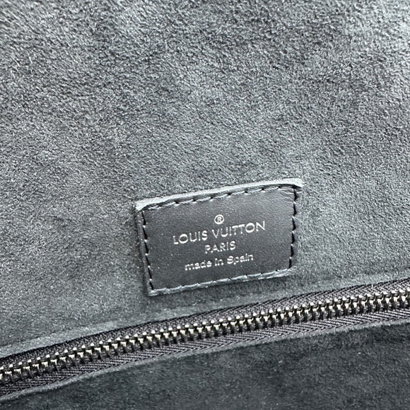 Louis Vuitton Harrington PM Messenger Epi Leather Noir Brand New with Tags - Picture 14 of 16